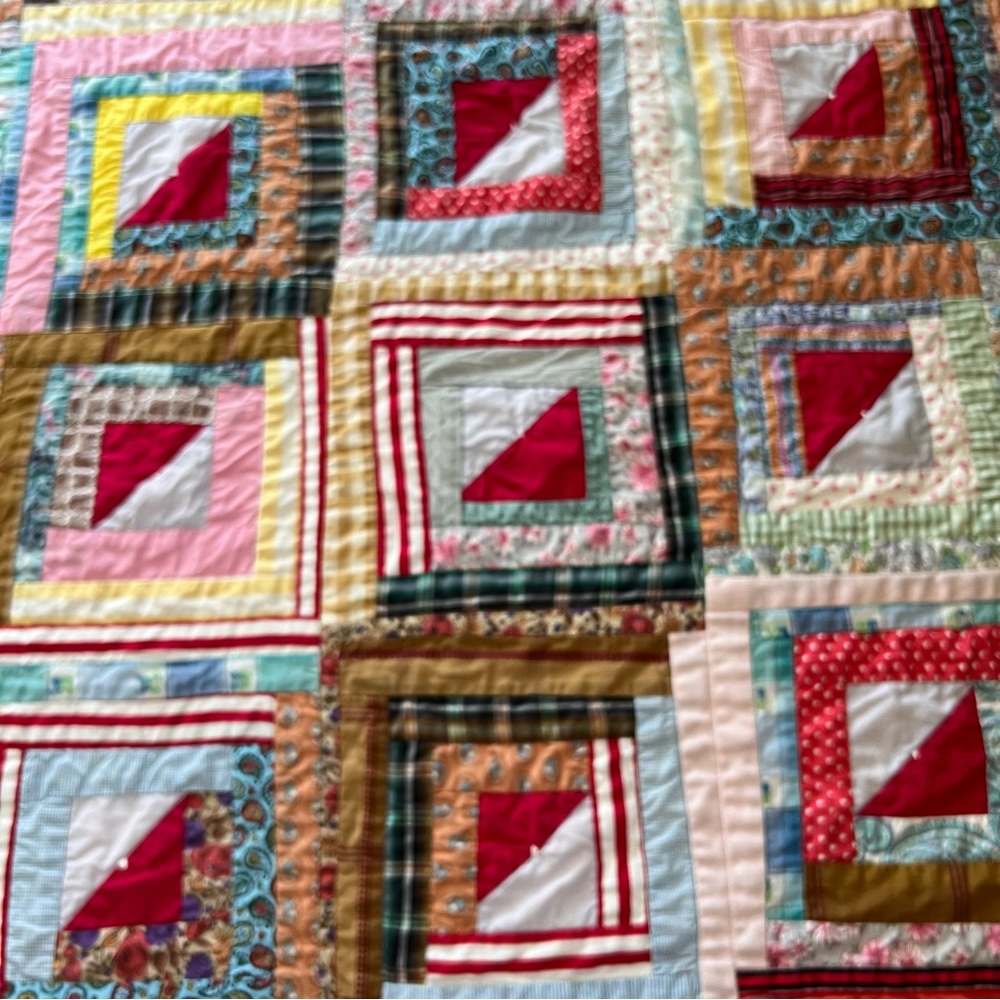 Colorful Patchwork Quilt with Geometric Patterns - Picture 2 of 12